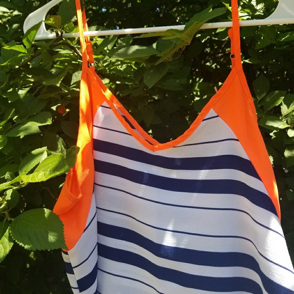 Flowy Tank Top - Picture 2 of 4